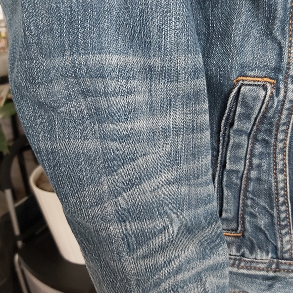 Aritzia Talula blue denim crop jean jacket - Picture 6 of 14